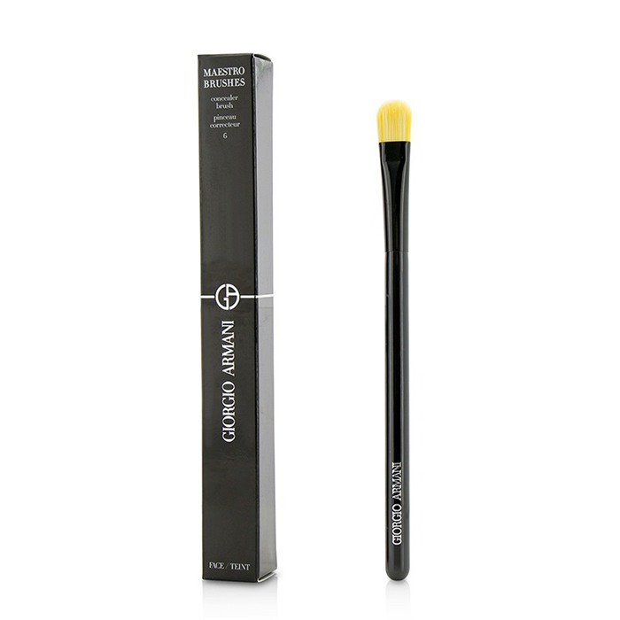 Щётка для консилера Giorgio Armani скошенная, для безупречного нанесения, идеально скрывает недостатки