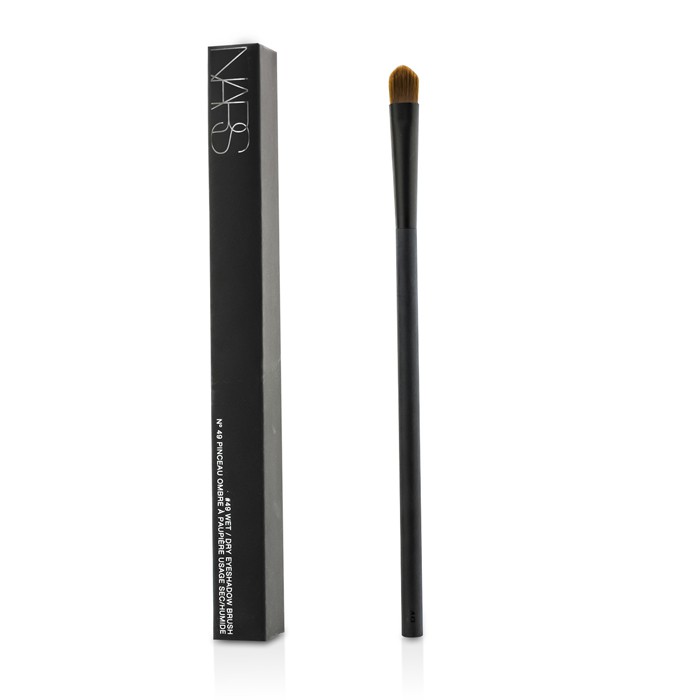 Кисть для теней N49 с мягким ворсом для сухого и влажного нанесения от Nars