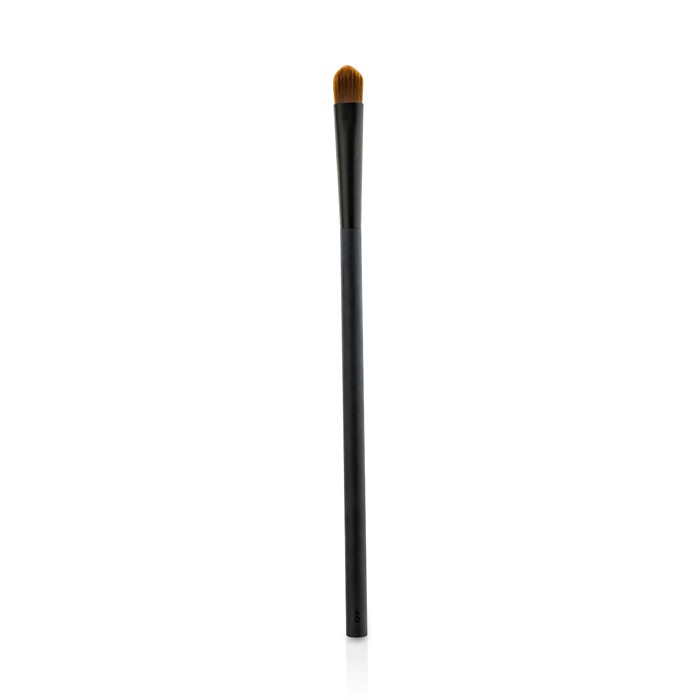 Кисть для теней N49 с мягким ворсом для сухого и влажного нанесения от Nars
