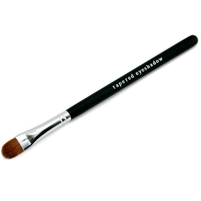 Кисть для теней BareMinerals с tapered-формой для точного нанесения и растушевки