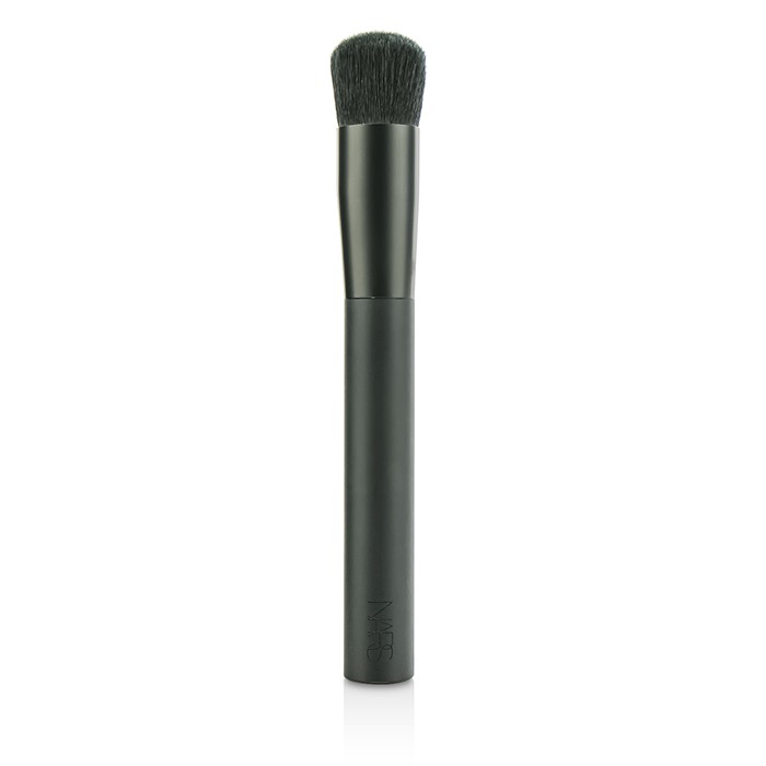 Кисть для румян Nars с куполообразной головкой для сухого и влажного нанесения