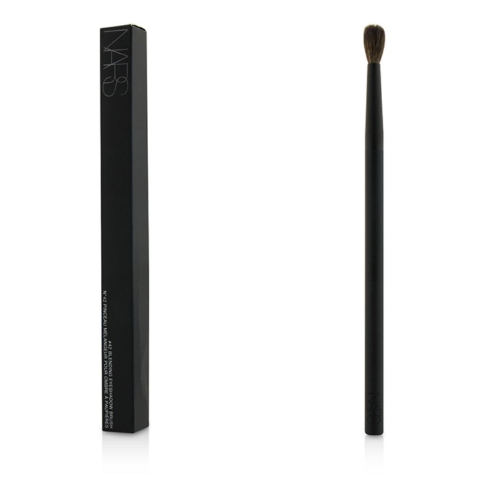Кисть для растушевки теней N42 от Nars для создания ярких образов