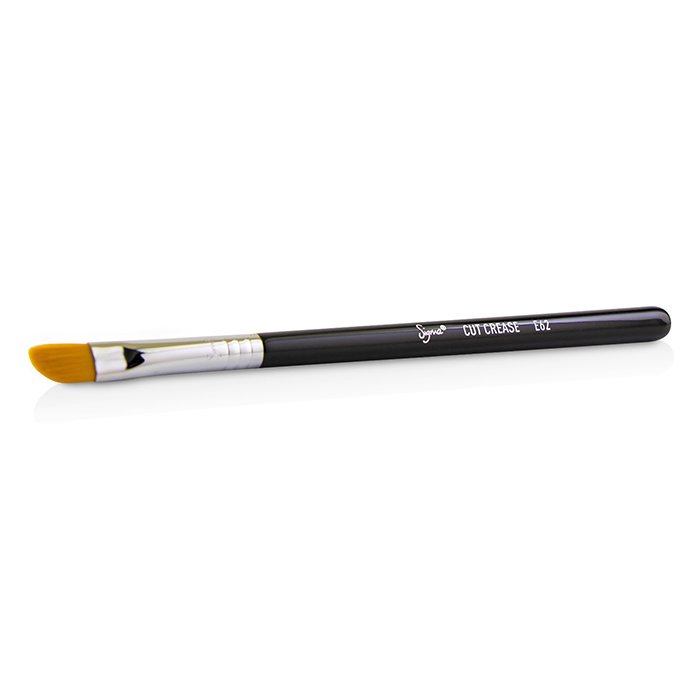Кисть для макияжа Sigma Beauty E62 с угловым наконечником для точного нанесения теней в складку века