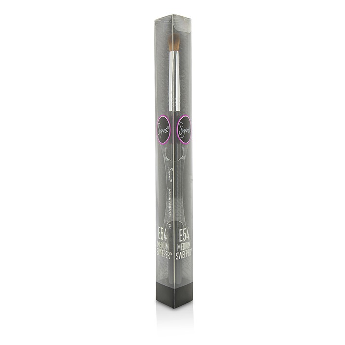 Кисть для теней Sigma Beauty E54 с широкой головкой для точного нанесения, идеально подходит для кремовых и порошковых текстур.