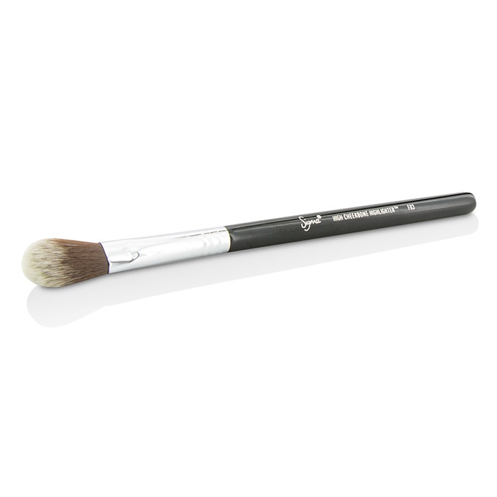 Кисть для хайлайтера Sigma Beauty F03 с волокнами Sigmax® для идеального нанесения, высокий эффект сияния