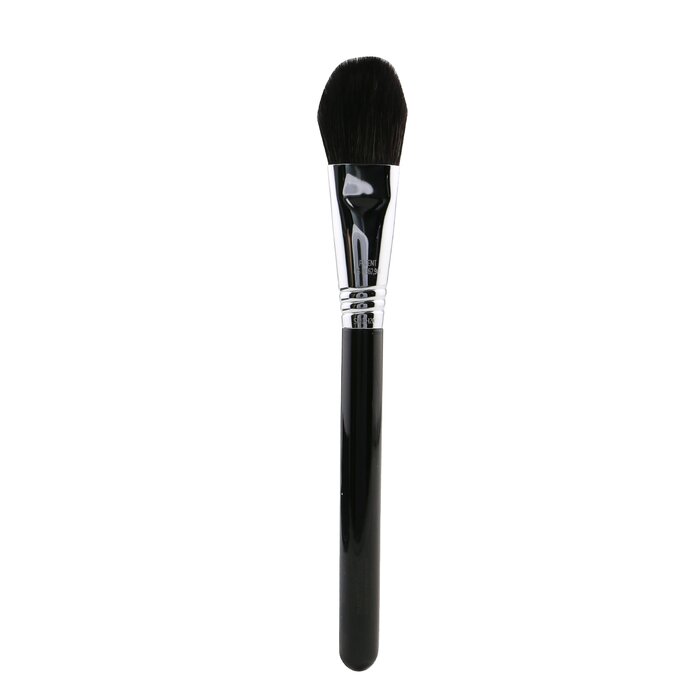 Кисть Sigma Beauty F67 для макияжа с мягким волокном, универсальная для нанесения и растушевки.