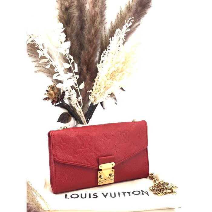 Сумочка Louis Vuitton Pochette Saint-Germain WOC, красная, компактная, многофункциональная, с защитным чехлом