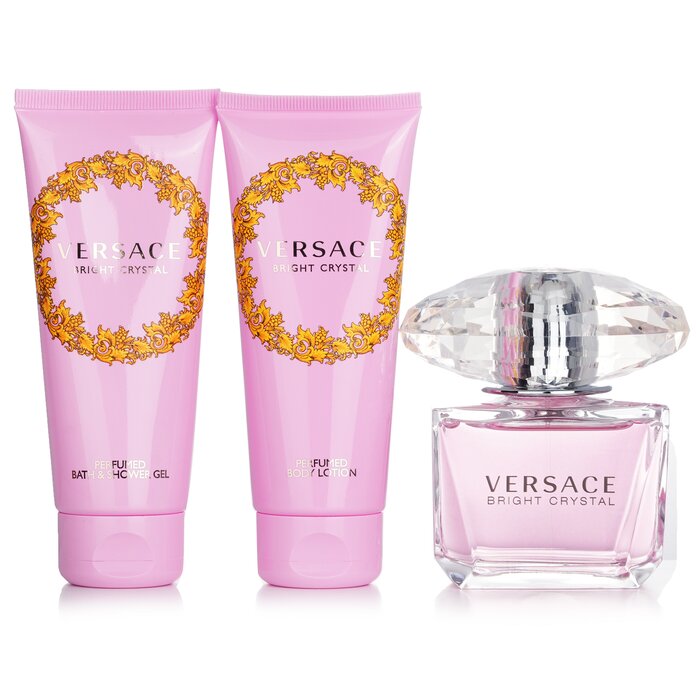 Подарочный набор Bright Crystal от Versace: туалетная вода 90 мл, молочко для тела 100 мл, гель для душа 100 мл, сумка.
