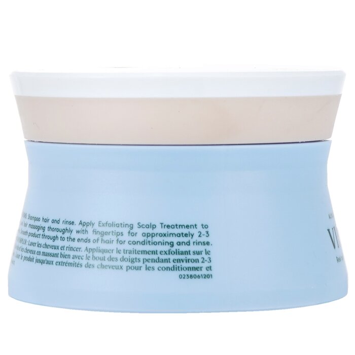 Brand: VirtueOld Name: Exfoliating Scalp Treatment 150ml/5ozSize: 150ml/5ozDescription: Отекающее средство для кожи головы от Virtue представляет собой легкий крем с двойным действием, который бережно очищает кожу головы от накопившихся загрязнений и оста