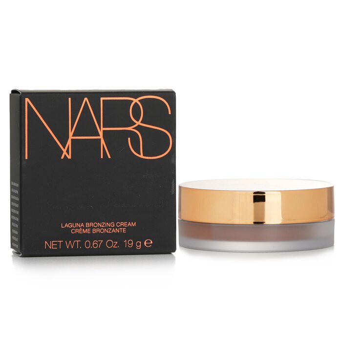 Brand: NarsOld Name: Laguna Bronzing Cream Size: 19g/0.67ozDescription: Создайте идеально солнечное сияние с бронзирующим кремом от Nars, который стал настоящим маст-хэвом для вашей косметички. Эта роскошная формула вдохновлена культовым оттенком Laguna и