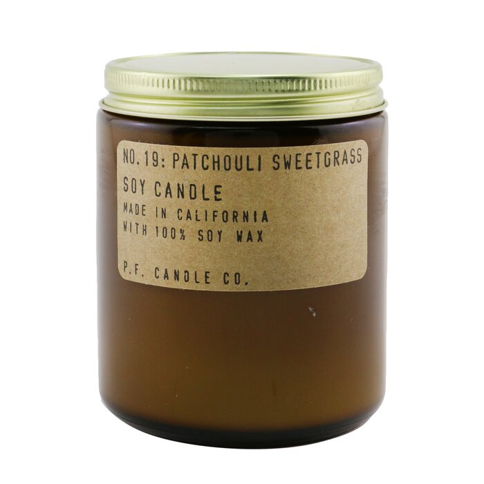 Свеча ароматическая P.F. Candle Co. с пачули и сладкой травой, 204 г