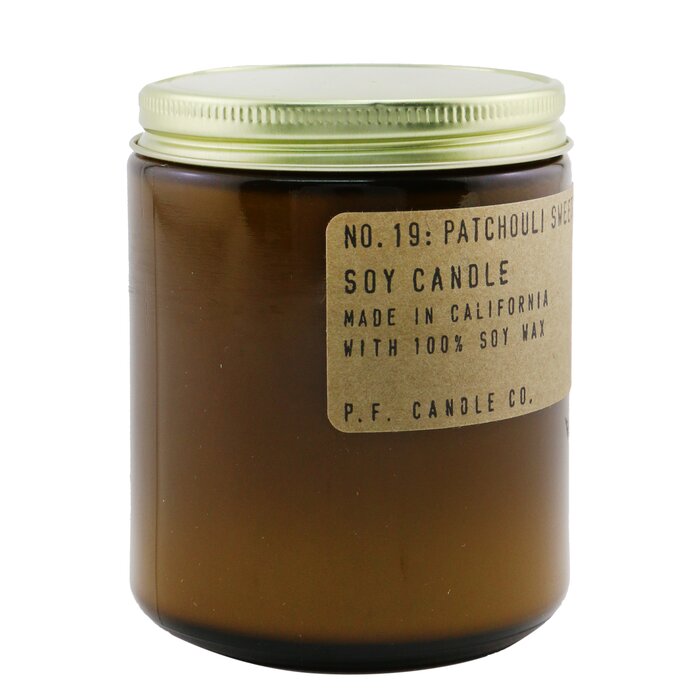 Свеча ароматическая P.F. Candle Co. с пачули и сладкой травой, 204 г