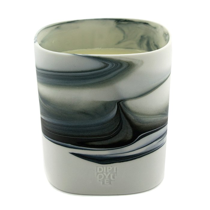 Ароматическая свеча Diptyque Le Redoute, 220 г — цветочно-пряный аромат для создания уюта в интерьере