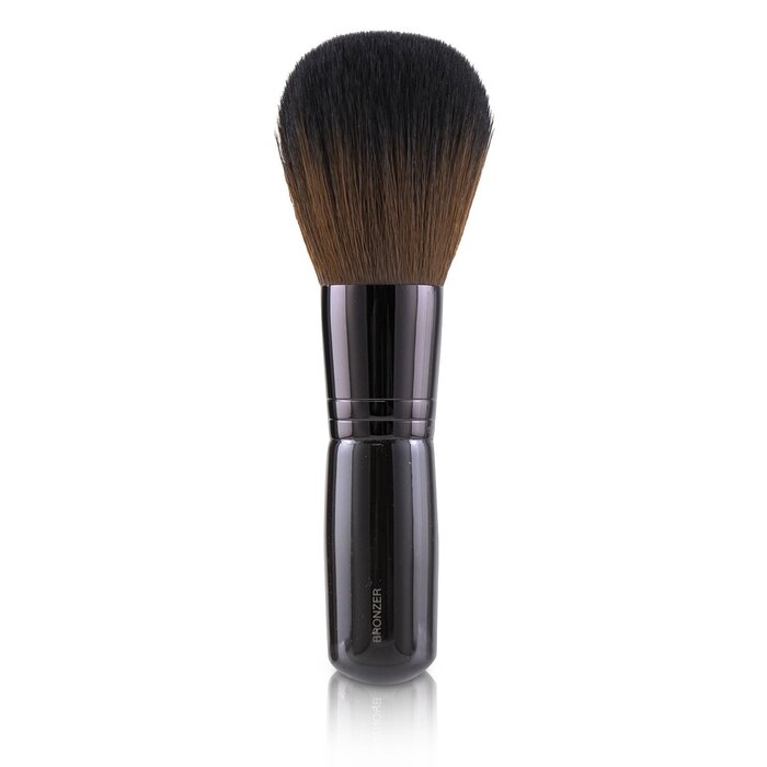 Кисть для бронзера Laura Mercier с округлыми ворсами для легкого нанесения, подходит для всех типов кожи