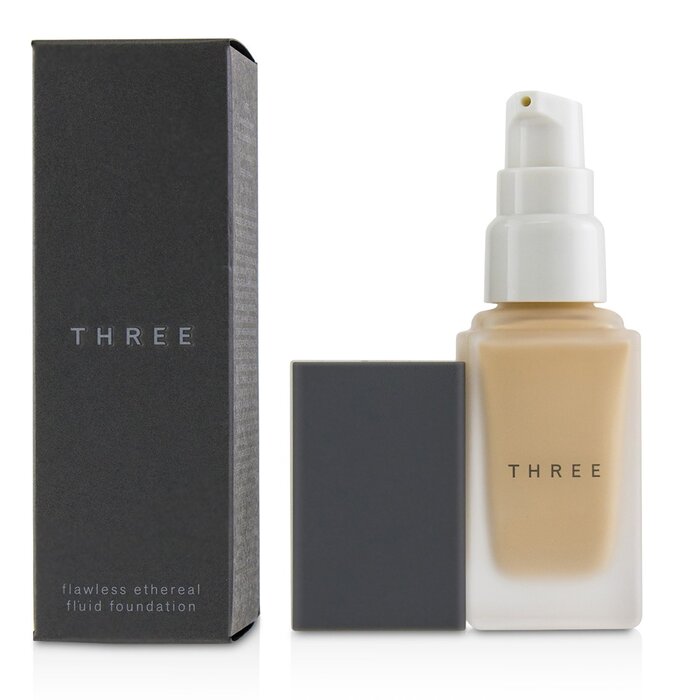 Тональный флюид THREE с SPF 36 для лица, 30 мл — для естественного и безупречного сияния кожи