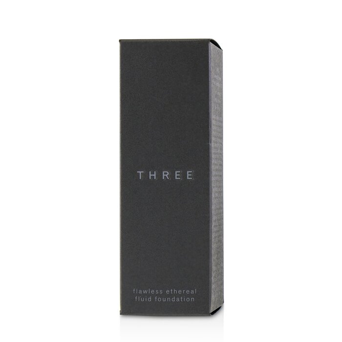 Тональный флюид THREE с SPF 36 для лица, 30 мл — для естественного и безупречного сияния кожи