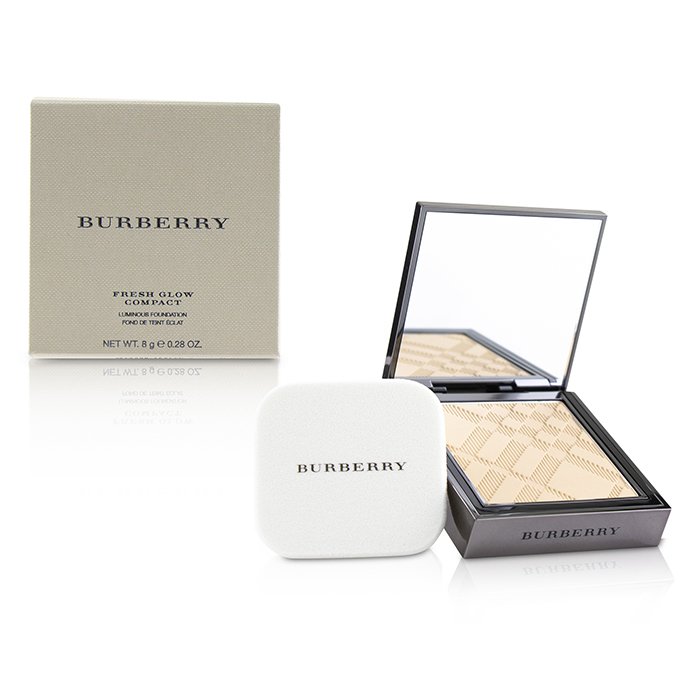 Компактная тональная основа Burberry Fresh Glow SPF 10, 8 г, для сияющего эффекта и выравнивания тона кожи