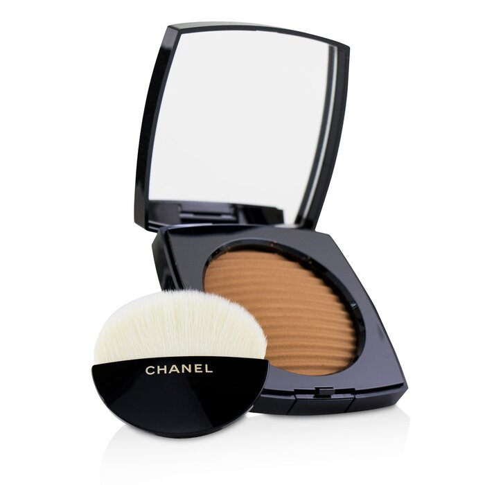 Chanel Les Beiges Лёгкая пудра-бронзер и хайлайтер с экстрактом каланхое для лица 12 г