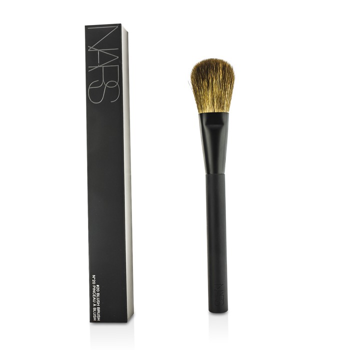 Кисть для румян Nars с округлой формой для легкого нанесения и натурального эффекта