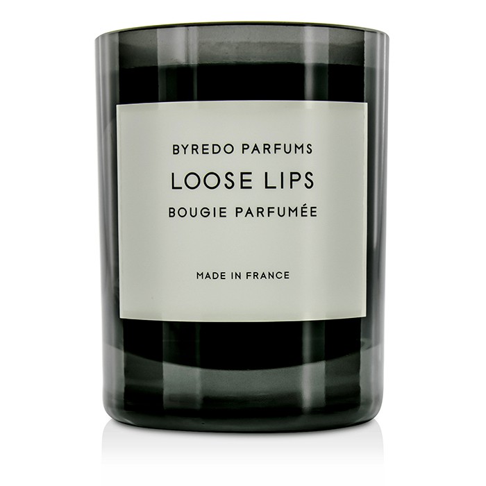 Ароматическая свеча Byredo "Loose Lips" 240 г — уютный аромат для создания атмосферы спокойствия и уюта.