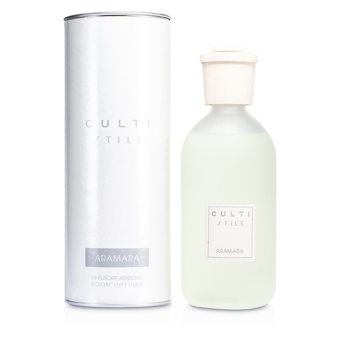Brand: CultiOld Name: Stile Room Diffuser - AramaraSize: 500ml/16.6ozDescription: Ароматический диффузор Culti — это изысканное решение для создания уникального настроения в вашем пространстве. Со свежим и чувственным ароматом Aramara, он не только наполн