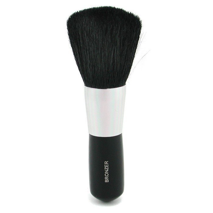 Кисть для бронзатора Laura Mercier из козьего волоса для ровного нанесения, 1 шт.