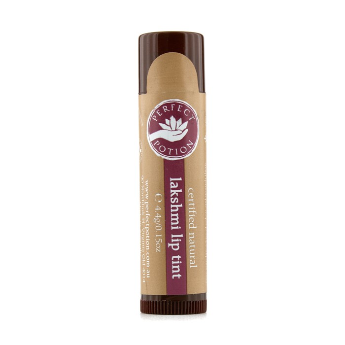 Brand: Perfect PotionOld Name: Lip Tint - LakshmiSize: 4.4g/0.15ozDescription: С уникальным ухаживающим эффектом, этот натуральный оттенок для губ от Perfect Potion станет вашим верным спутником в создании безупречного образа. Его формула, обогащенная оли