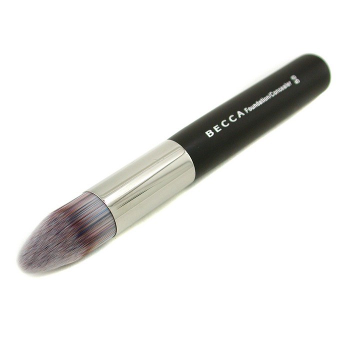 Кисть для тональной основы и консилера Becca № 58 с заостренным кончиком для идеального нанесения