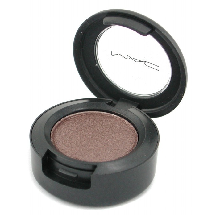 Пудровые тени для век MAC Satin Taupe 1,5 г — универсальный нюдовый оттенок для стильного макияжа глаз