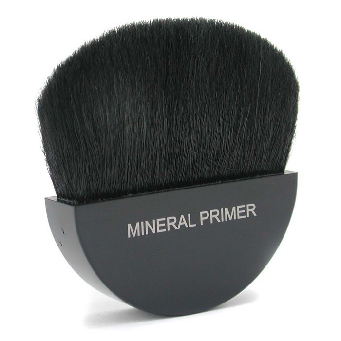 Кисть для минерального праймера Laura Mercier с мягким козьим ворсом для ровного нанесения, 1 шт.