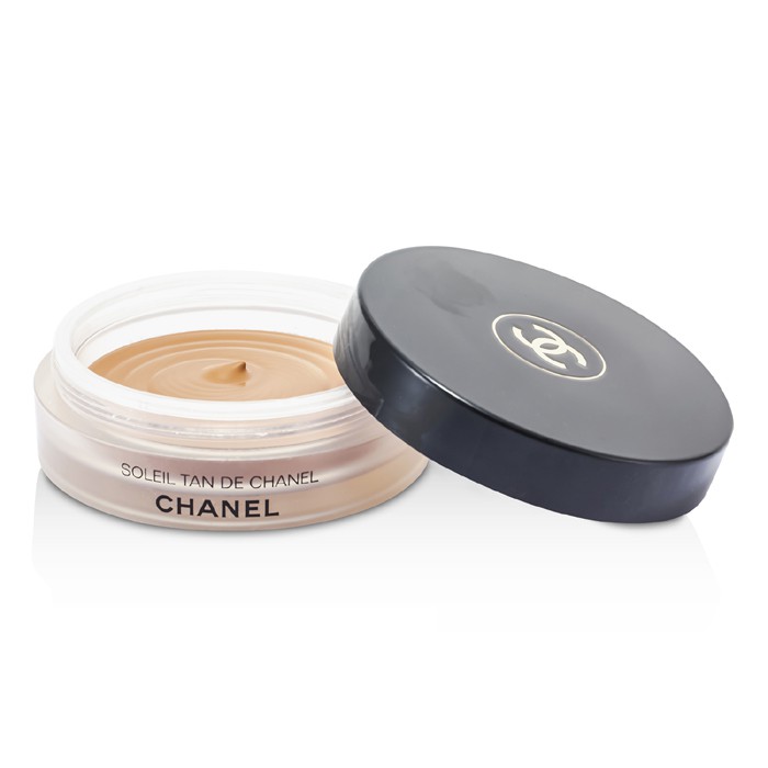 Бронзирующая основа для лица с эффектом загара 30 г Chanel