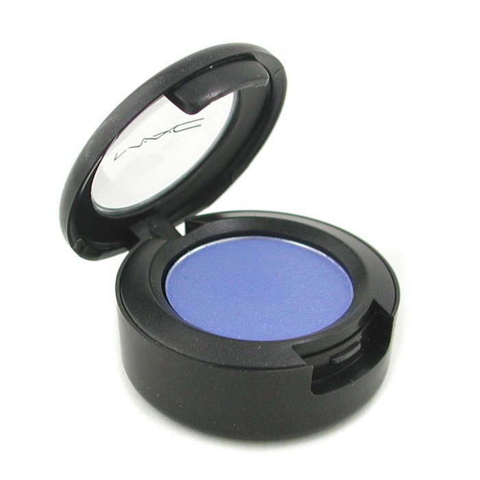 Тени для век MAC Bang On Blue 1,5 г – яркий синий цвет, легкое нанесение, длительное ношение.