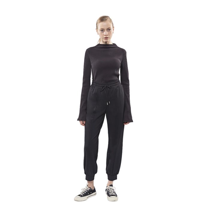 брюки tapered черные с мягкой текстурой из вискозы и нейлона, размер S