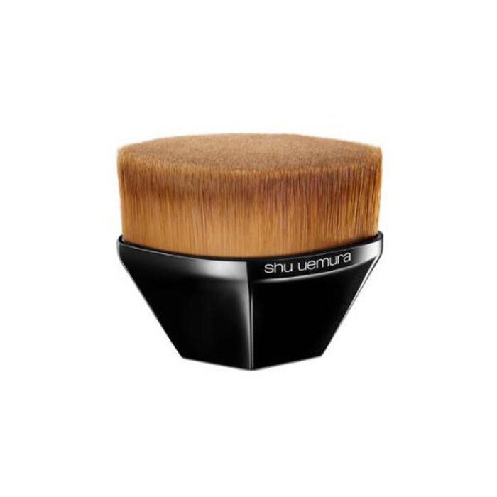 Кисть для тонального крема Shu Uemura Petal 55 для безупречного покрытия на лице